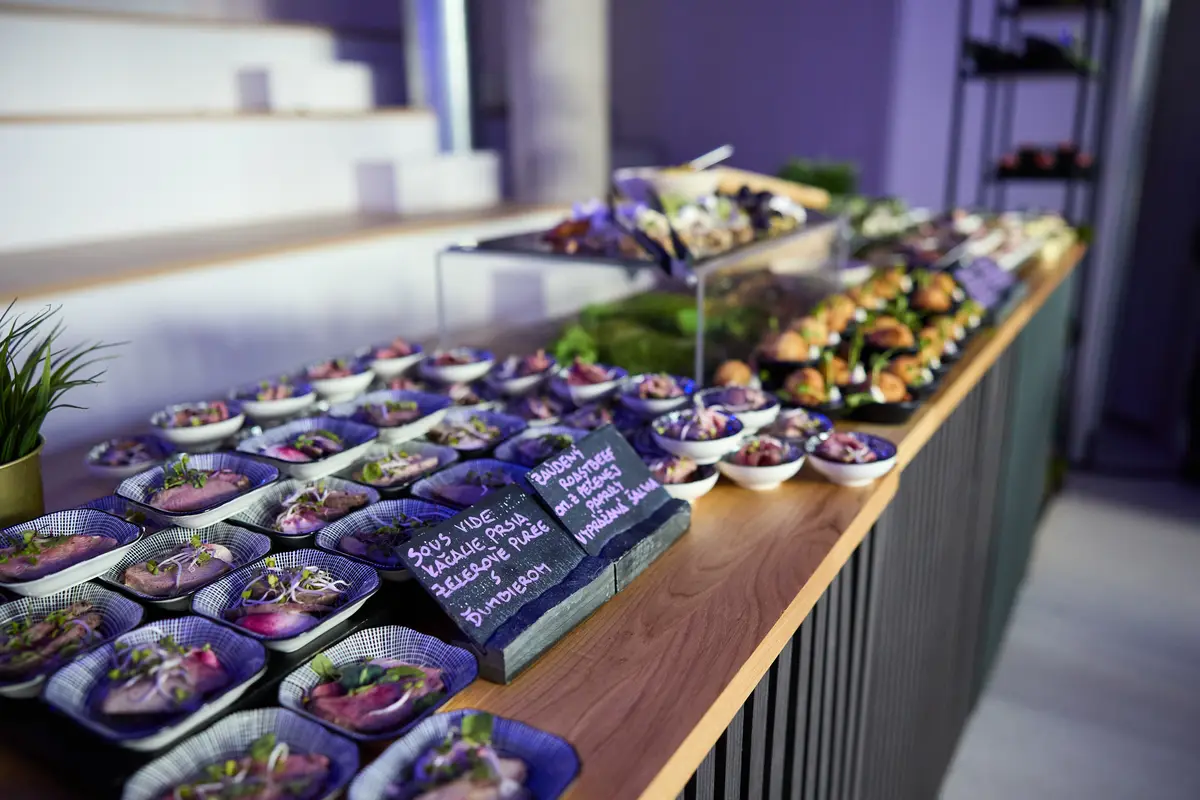 Pripravený catering a&nbsp;občerstvenie pre hostí